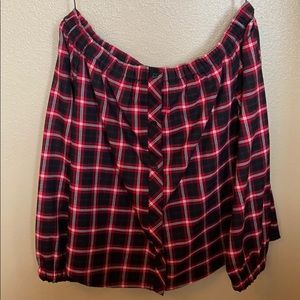 Off-the-shoulder shirt